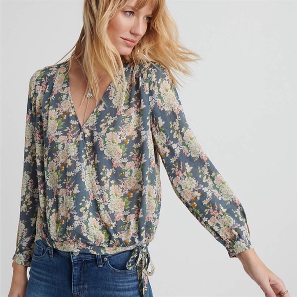Lucky Brand Tops - Lucky Brand Size Medium faux wrap top with side tie.